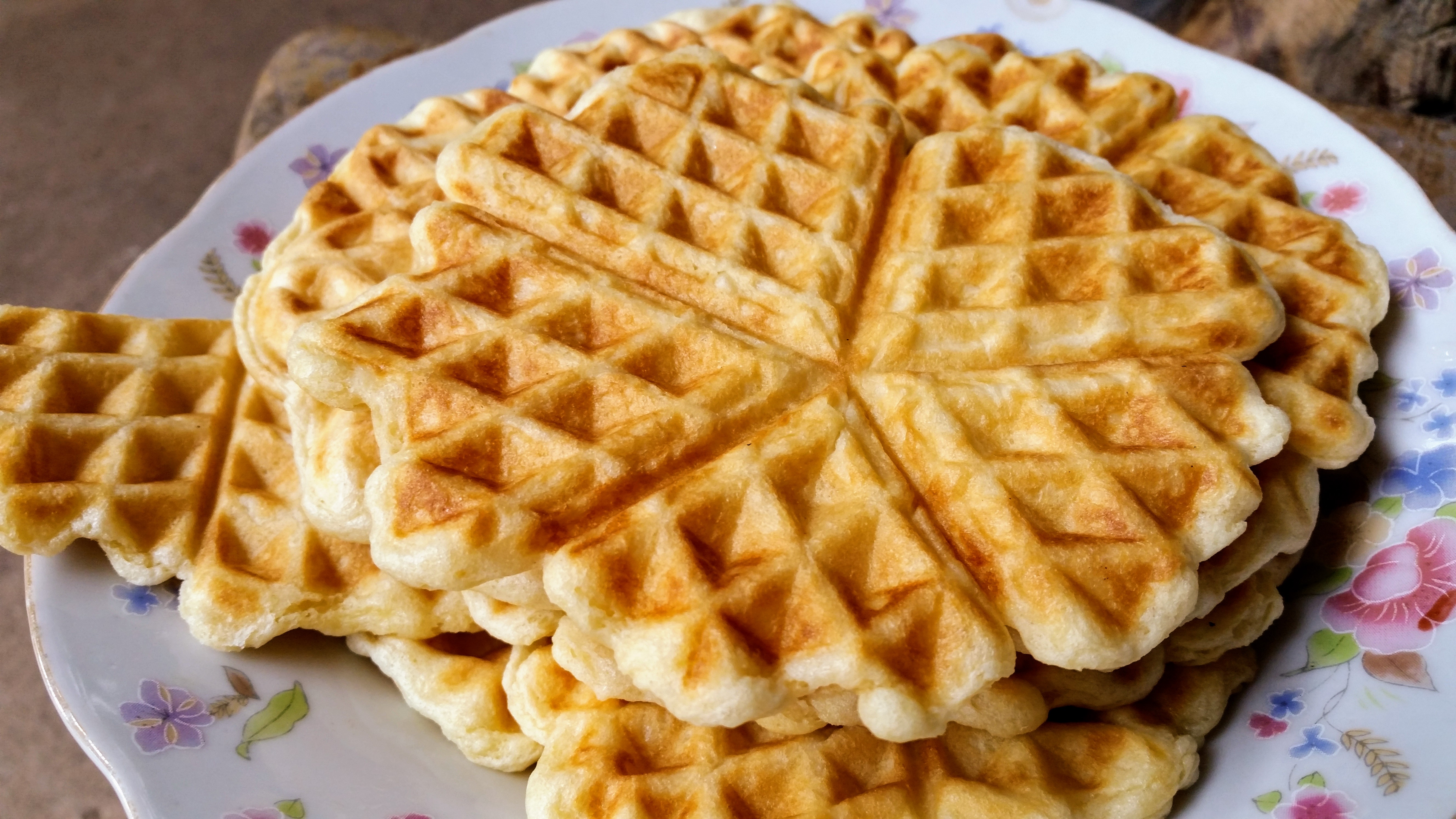 ລອງເຮັດຂະໜົມ Belgian Liege Waffle ເທື່ອທຳອິດ