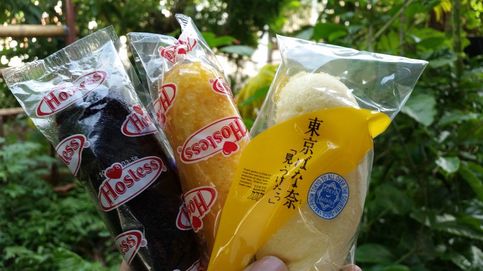 ຣີ​ວິວ​ຂະ​ໜົມ Twinkies ກັບ Tokyo Banana